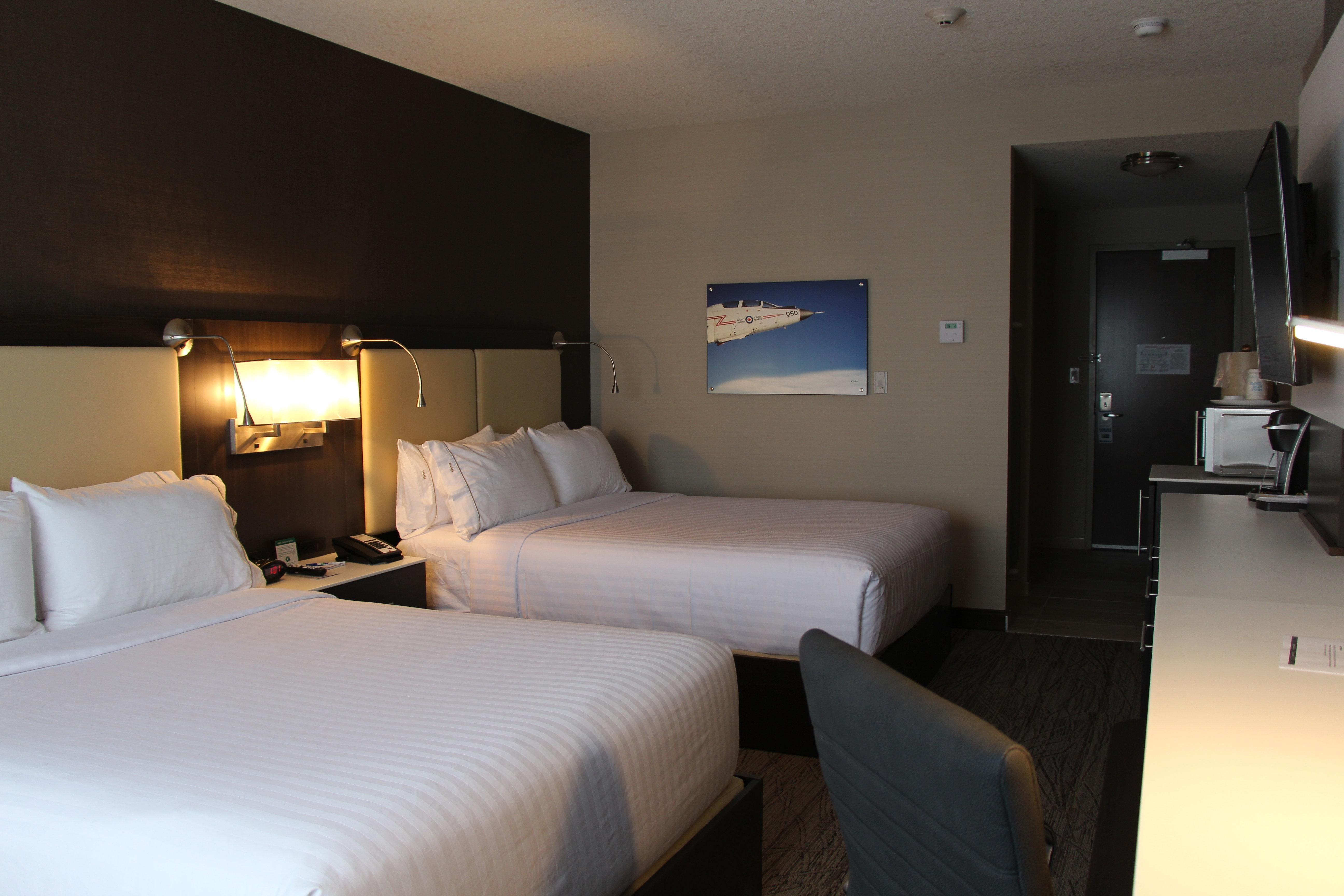 Holiday Inn Express & Suites Cold Lake By Ihg Buitenkant foto