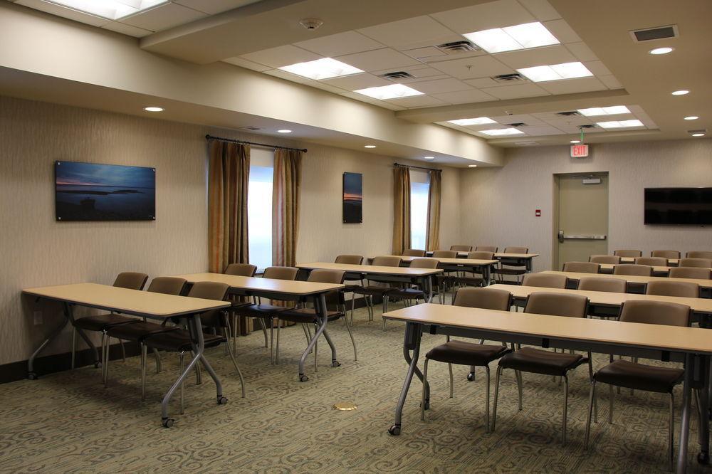 Holiday Inn Express & Suites Cold Lake By Ihg Buitenkant foto