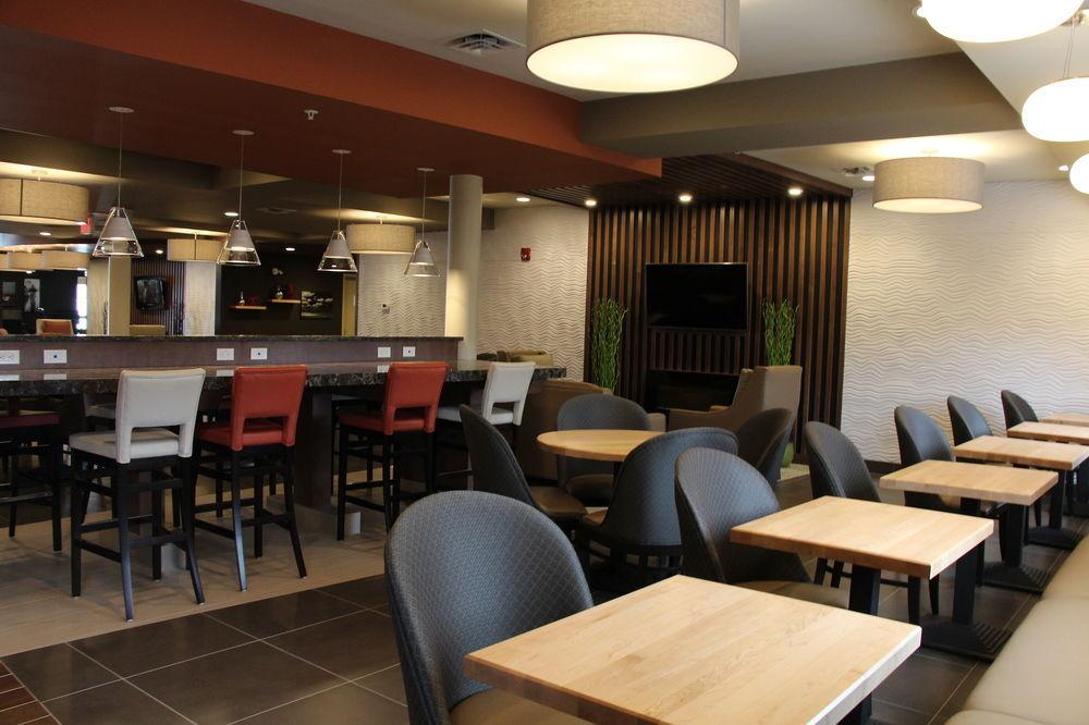 Holiday Inn Express & Suites Cold Lake By Ihg Buitenkant foto
