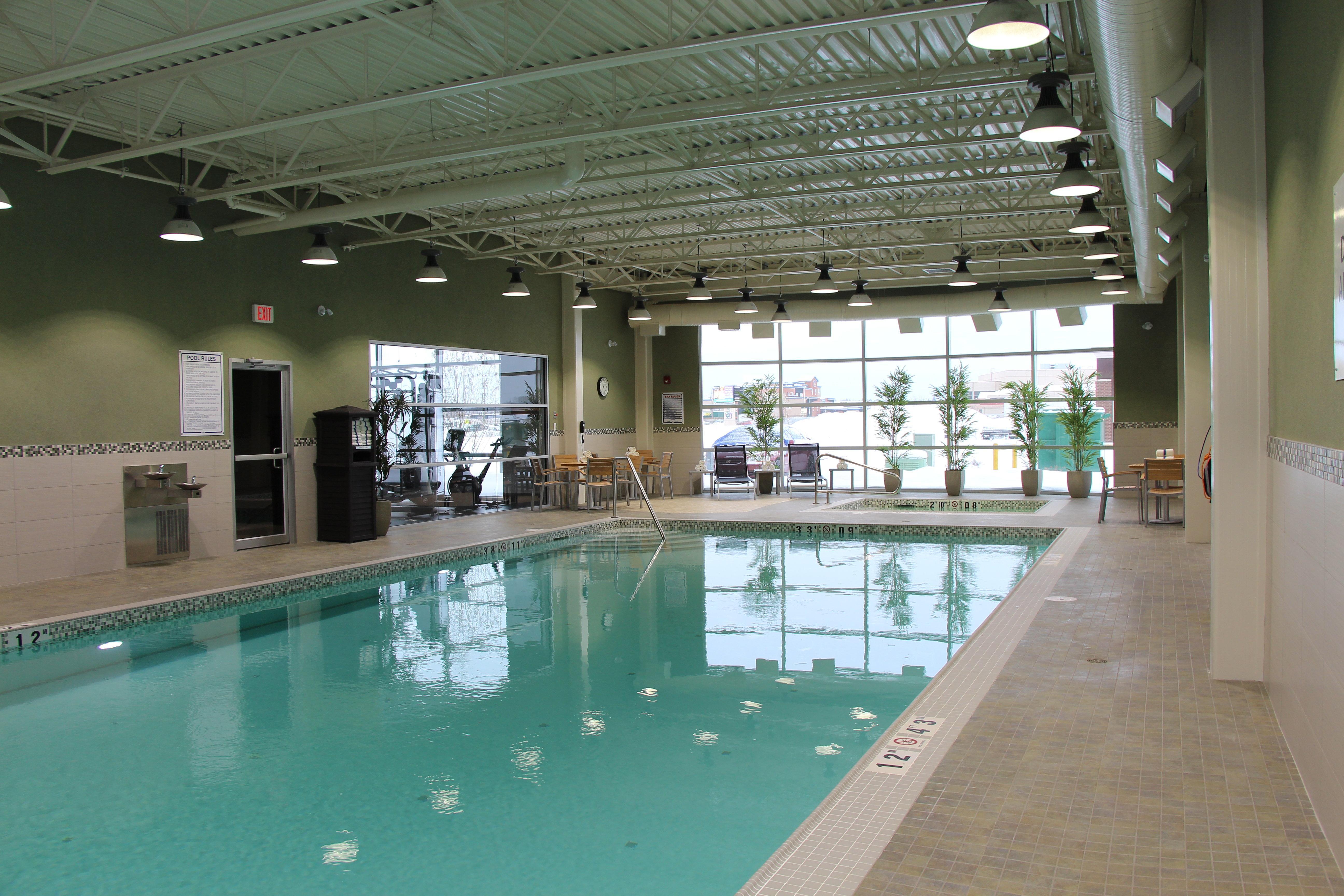 Holiday Inn Express & Suites Cold Lake By Ihg Buitenkant foto