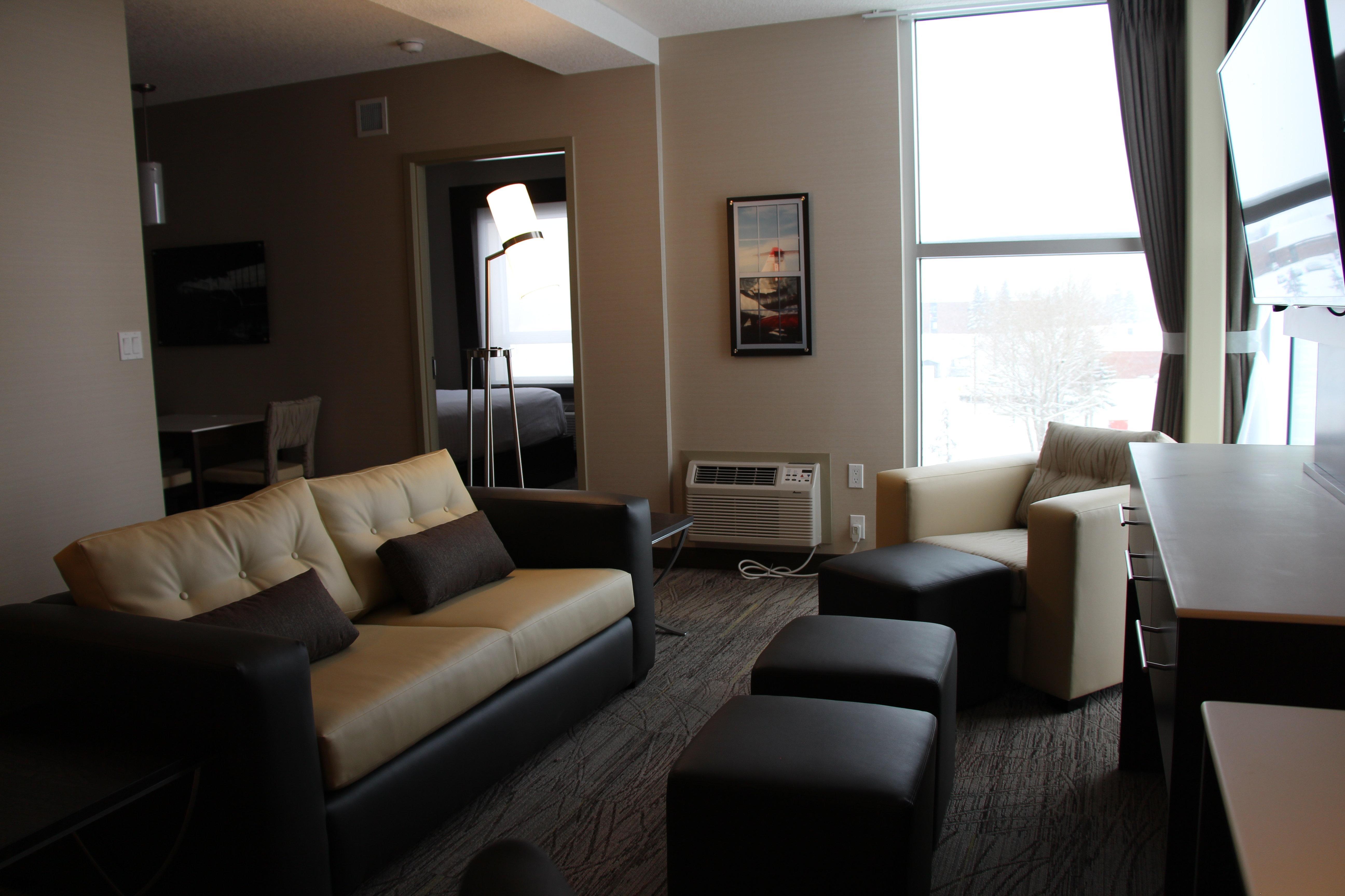 Holiday Inn Express & Suites Cold Lake By Ihg Buitenkant foto