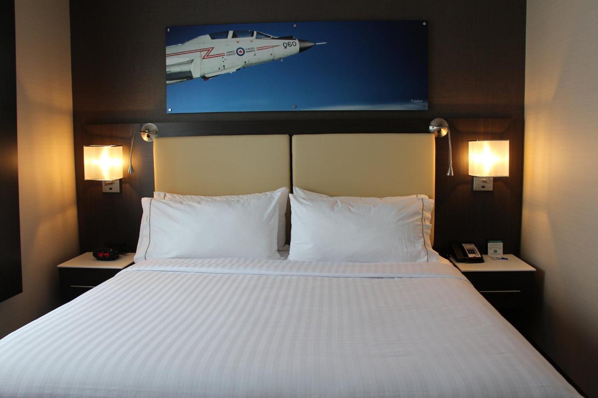 Holiday Inn Express & Suites Cold Lake By Ihg Buitenkant foto