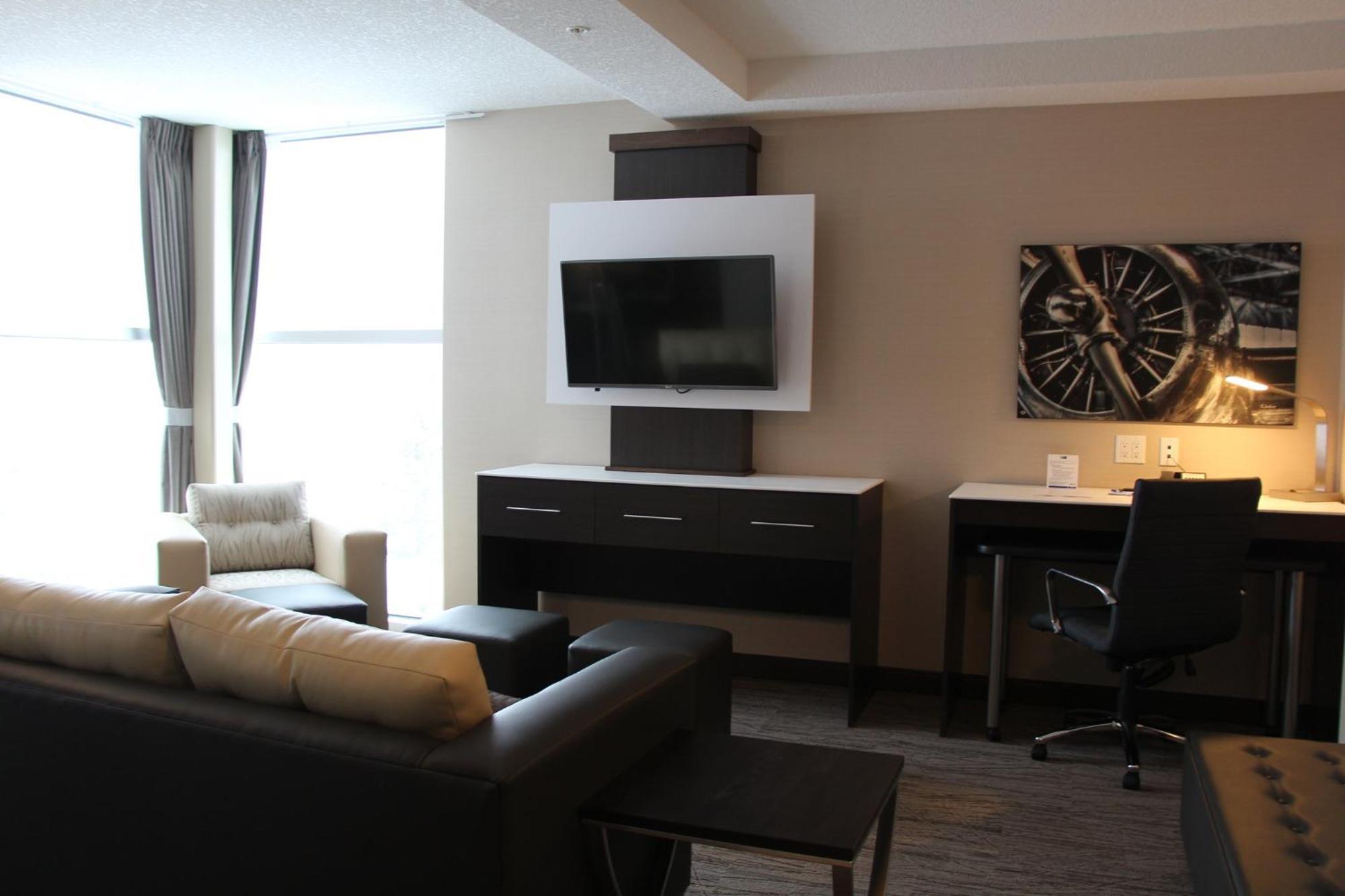 Holiday Inn Express & Suites Cold Lake By Ihg Buitenkant foto