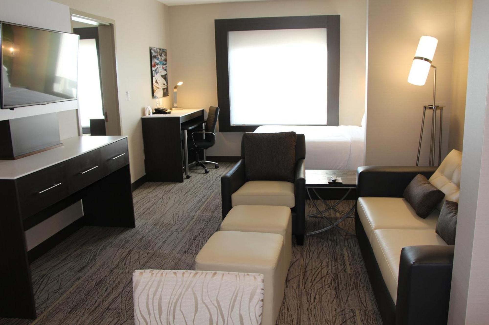 Holiday Inn Express & Suites Cold Lake By Ihg Buitenkant foto