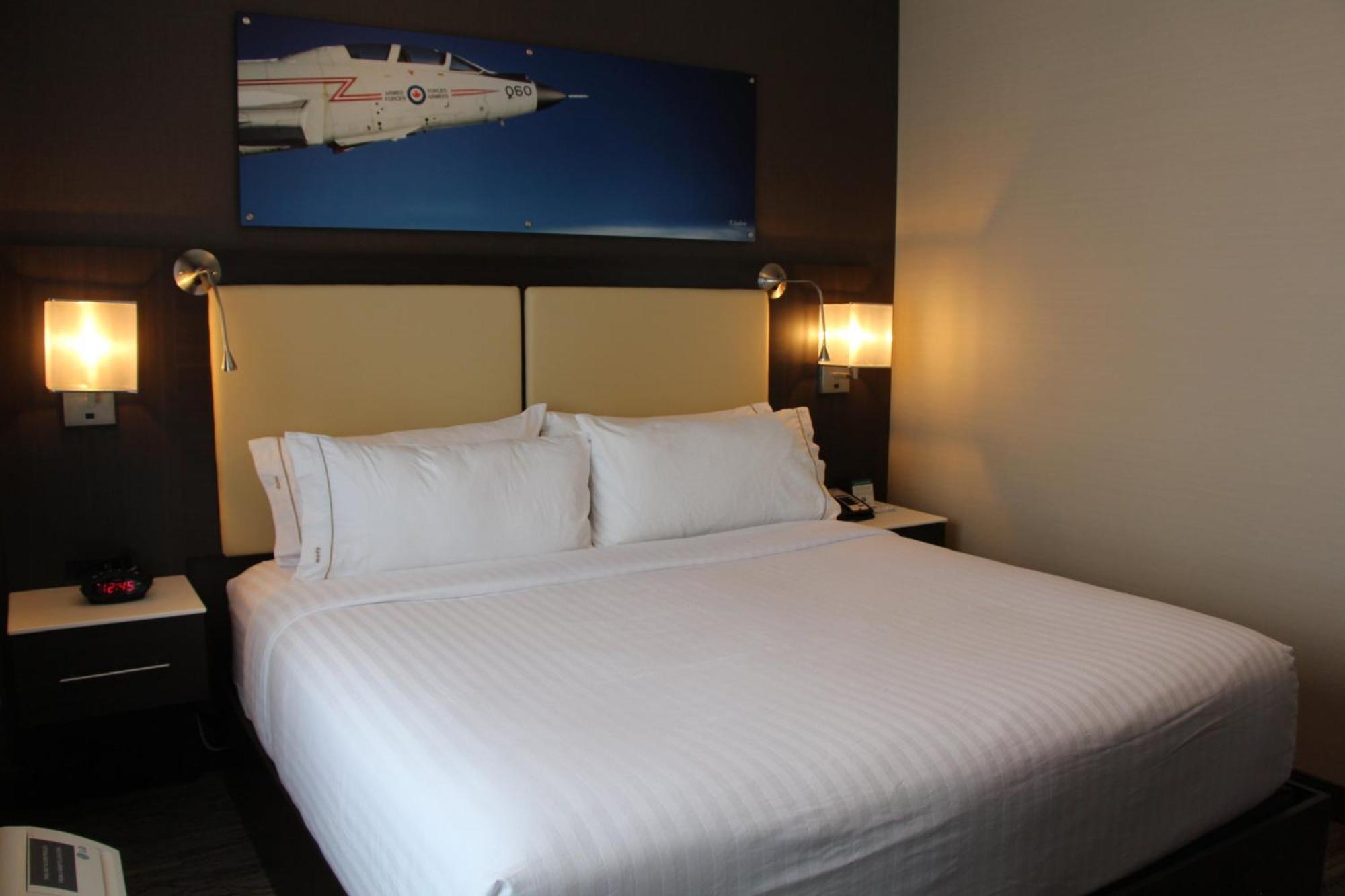 Holiday Inn Express & Suites Cold Lake By Ihg Buitenkant foto